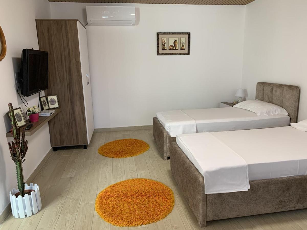 Hotel Olive House. Vlorë Esterno foto