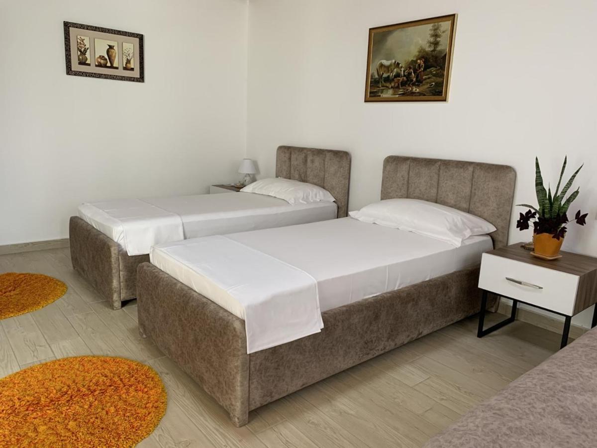 Hotel Olive House. Vlorë Esterno foto